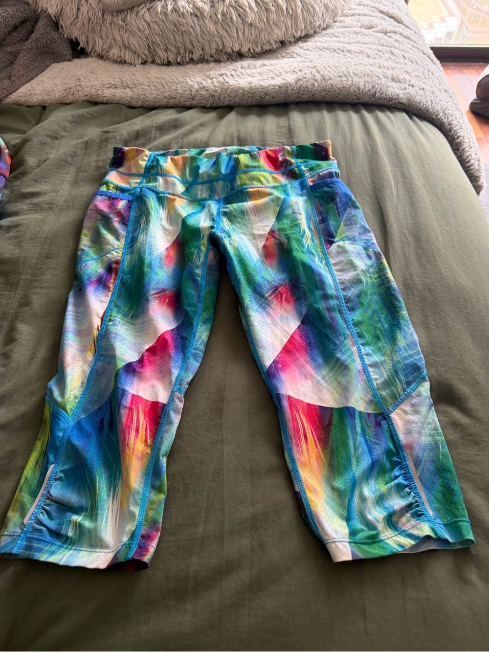 Athleta Multicolor Abstract Print Capri Leggings